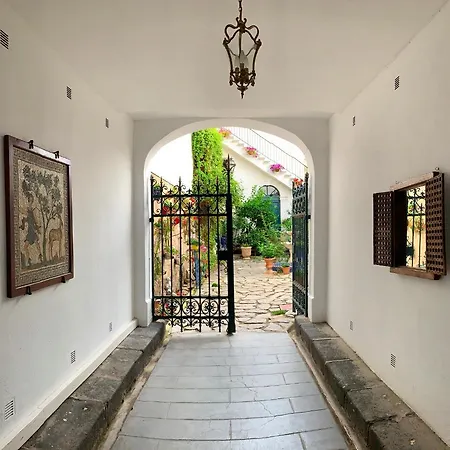 Rosa Bed & Breakfast 3*